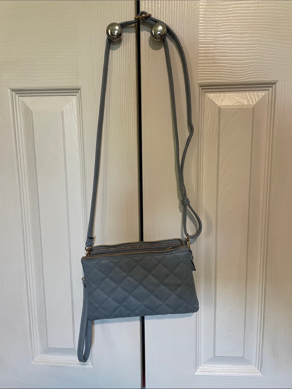 Crossbody/ sky blue/3 pocket leather look